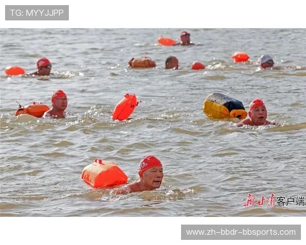 鹰潭寒波勇者志冬泳健儿傲雪行